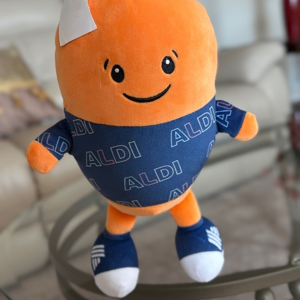 “Kevin the Carrot” - Aldi | Orange Stuffed Toy - Picture 6 of 7
